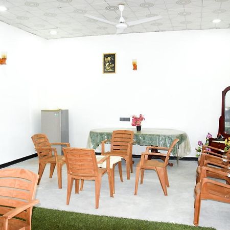 Tharaka Homestay ウェリガマ エクステリア 写真