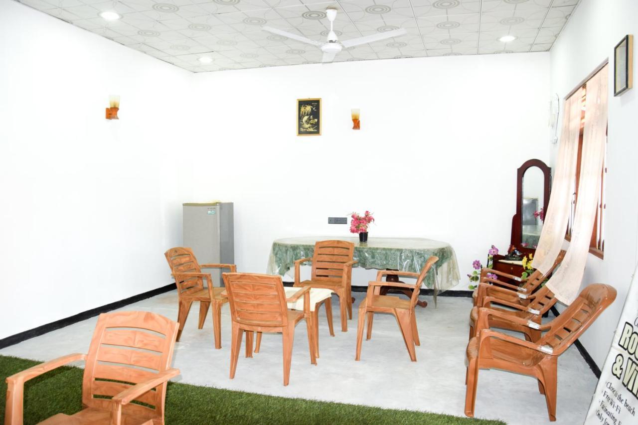 Tharaka Homestay ウェリガマ エクステリア 写真