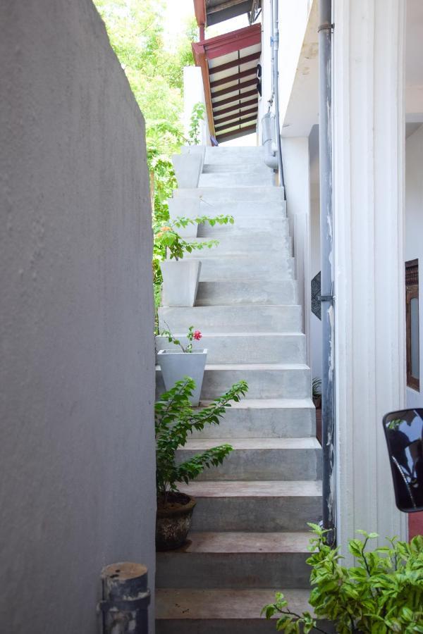 Tharaka Homestay ウェリガマ エクステリア 写真