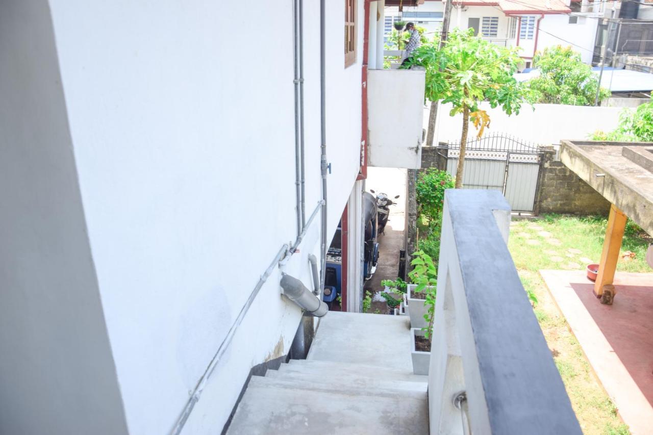 Tharaka Homestay ウェリガマ エクステリア 写真